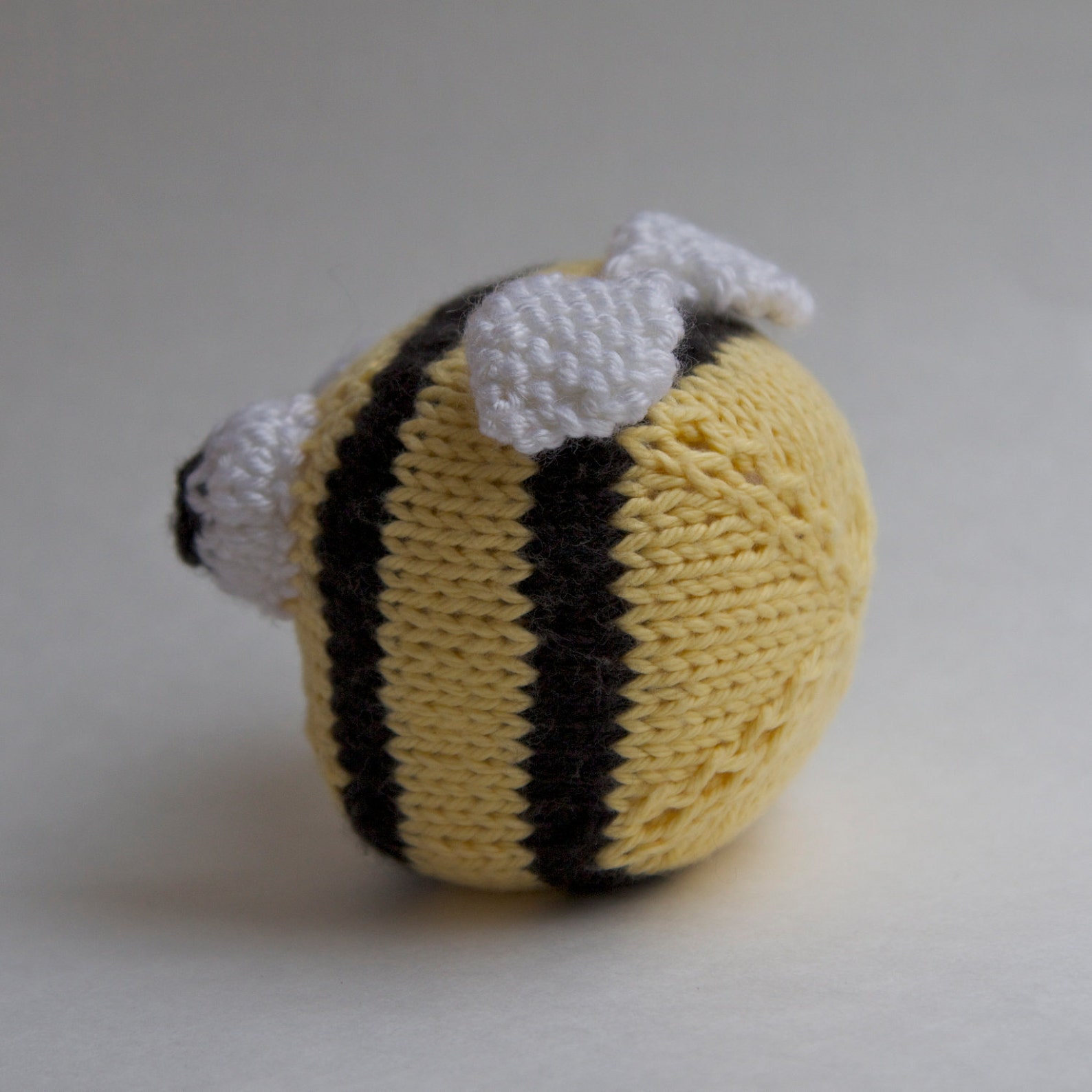 Bumble Bee Knitted Toy, Stuffed Animal, Plush Ball, Handmade Knitting ...