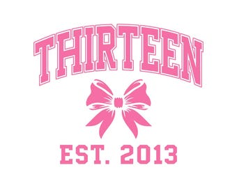 Coquette Bow 13th Birthday Png Svg, Pink Bow Girls Tredicenne Birthday Party Png, Regalo di compleanno per tredicenni, Anno stimato 2013 Download digitale