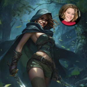 Puede incluir: Ilustración digital de una persona en un bosque, con una capa con capucha verde y un atuendo a juego. La persona sostiene una espada. Un retrato de una persona sonriente está en la esquina superior derecha.