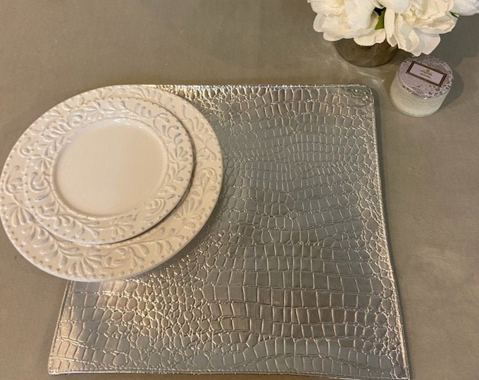 vinyl, Crocodile silver, Placemat Texture Hemmed Edges  14"x 14" set of 6 square Table linens