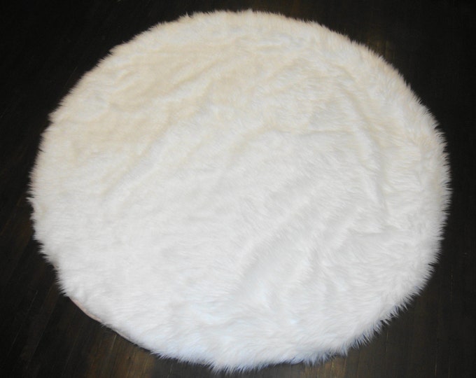 7' Diameter Round Area Rug / Plush Faux Fur / Fake Shaggy Sheepskin Throw Rug /