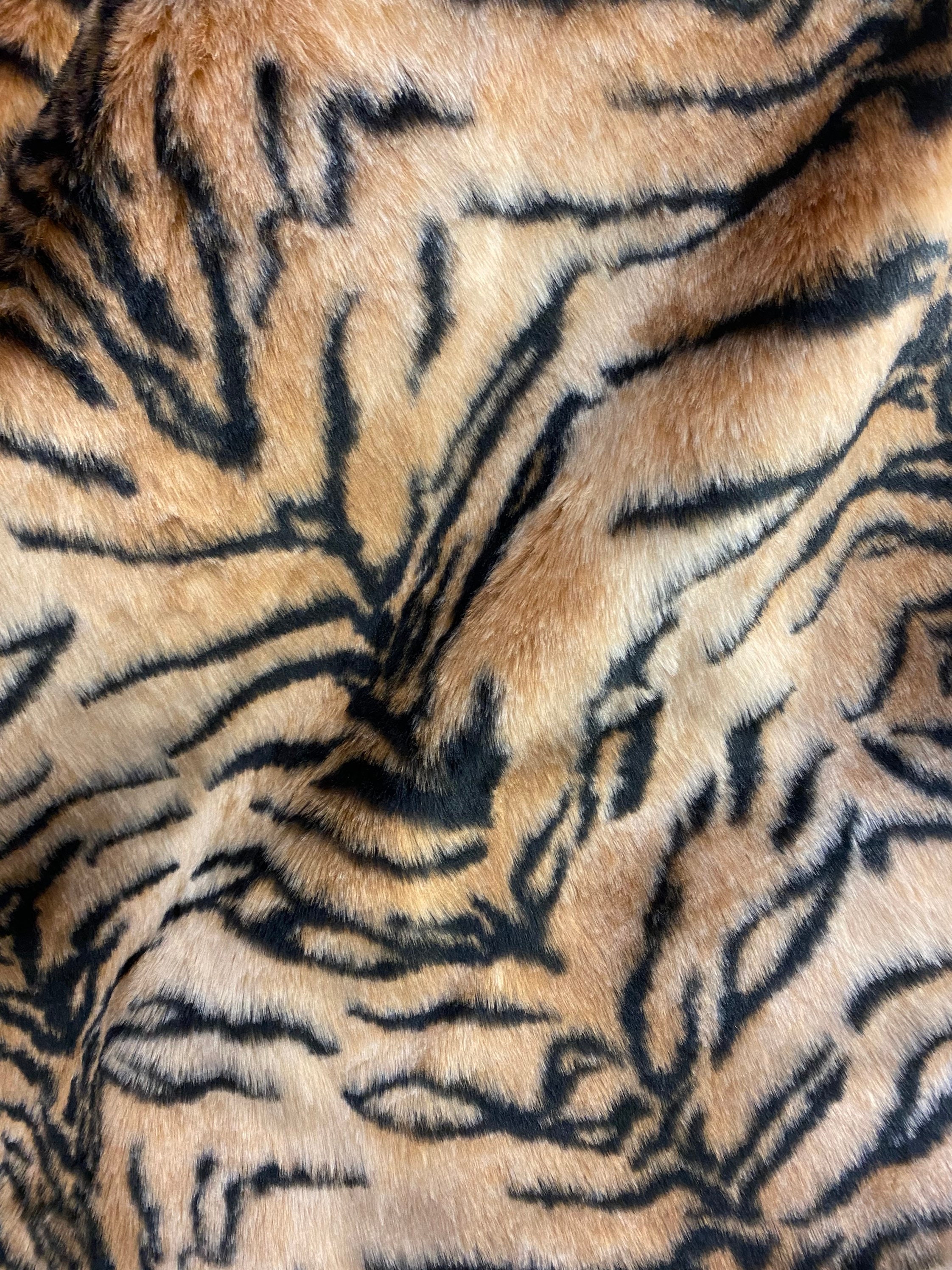 Brown Tiger Faux Shaggy Faux Fur Short Pile Fabric by the Yard - Etsy Denmark Brown Tiger Faux Shaggy Faux Fur Short Pile Fabric by the Yard - Etsy Denmark