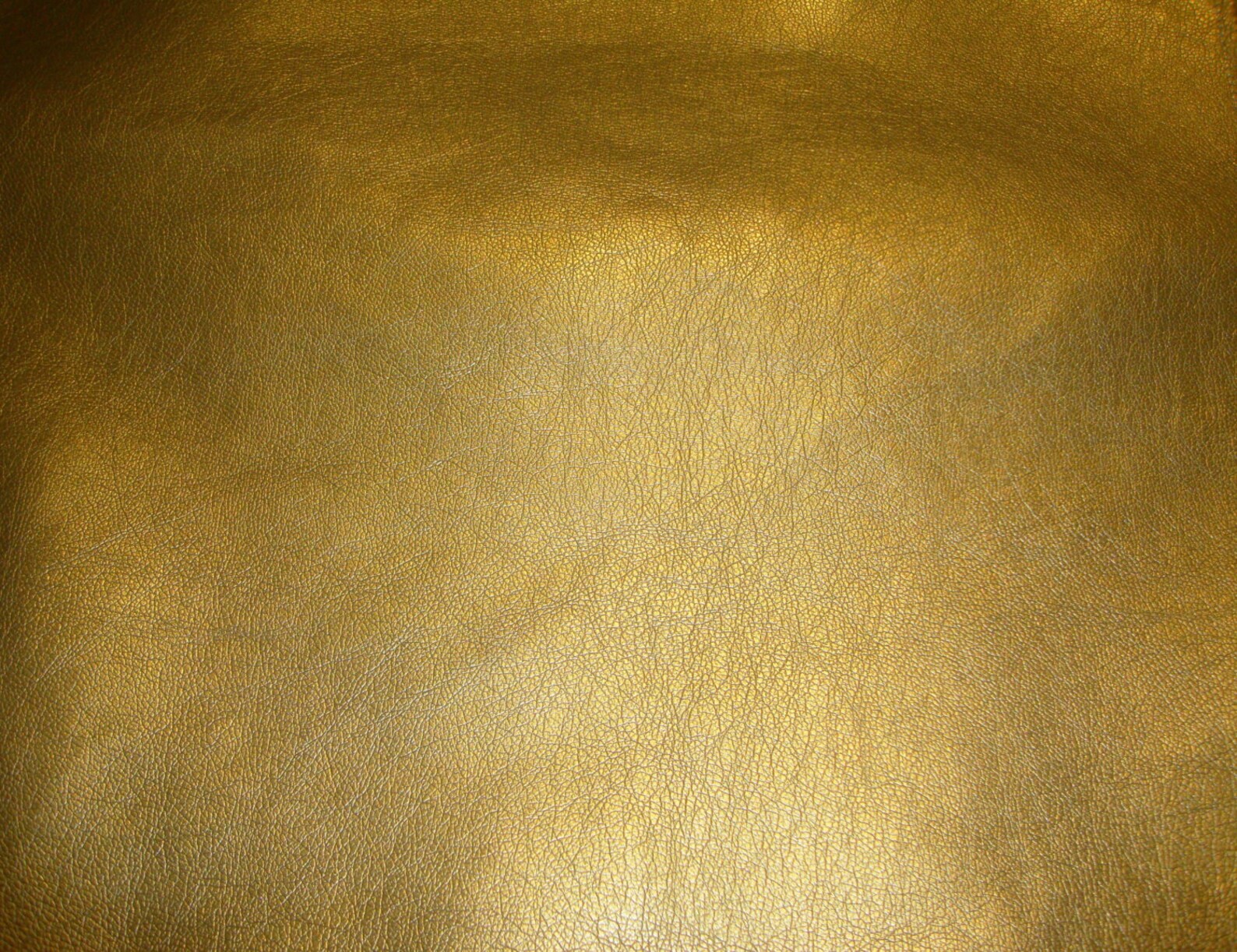 Gold leather. Gold leather. кожзам золотой. ателье колонь голд лезер. ателье колонь голд лезер.