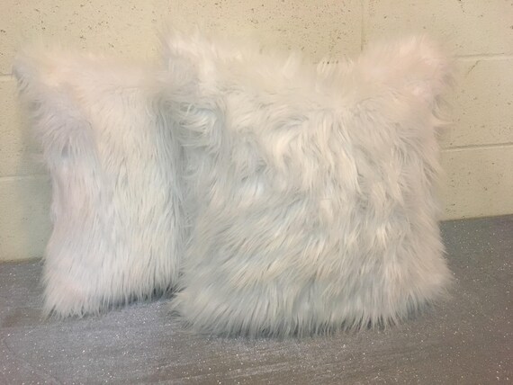 Shaggy white pillow cheap