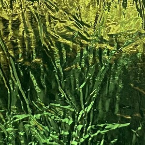 Green Cracked metallic reflective Distressed vinyl upholstery craft fabric per yard 54" Wide bild 1
