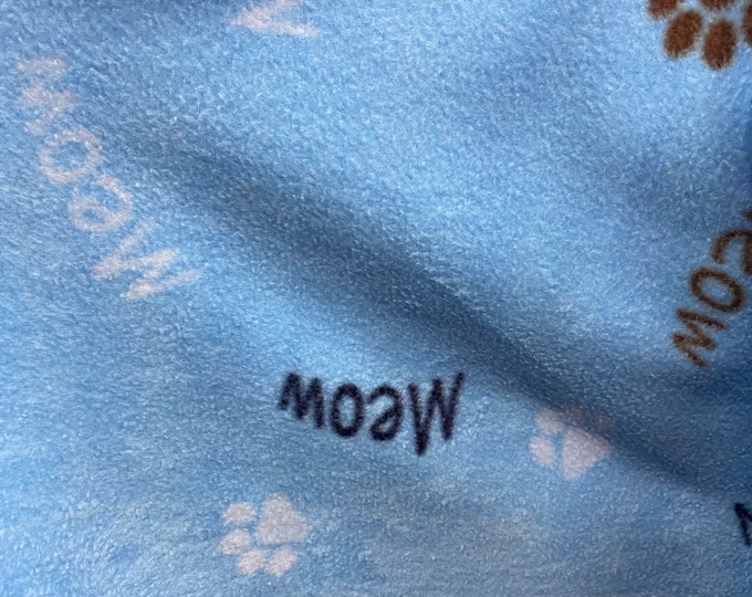 Meow paw Fleece Polar By The Yard 60"  Blanket  clothes quilts Licenced Product