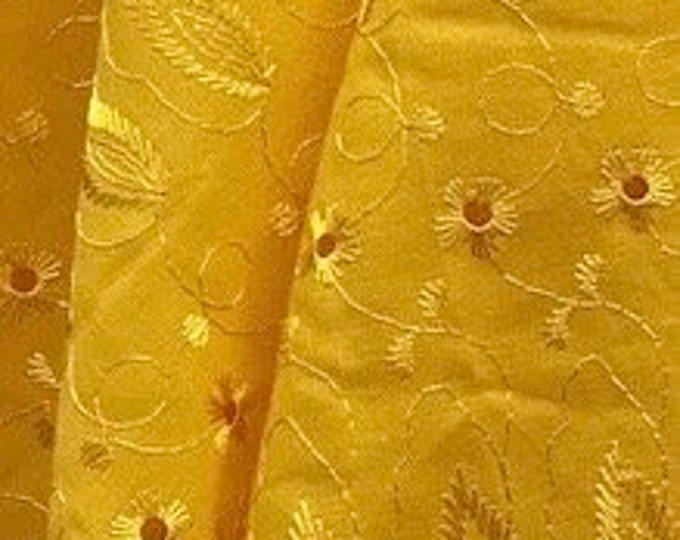 Mango Medium Weight Eyelet Double Scalloped Finished Edge Stitched Embroidery Poly Cotton Fabric, 42" Wide