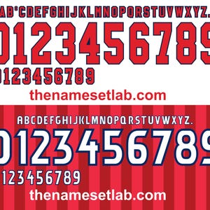 Könnte beinhalten: Zwei Sätze von Sporttrikot-Buchstaben und -Zahlen in Rot und Weiß. Der obere Satz ist rot mit weißem Rand, der untere Satz ist weiß mit blauem Rand. Der Text "thenamesetlab.com" steht unten.