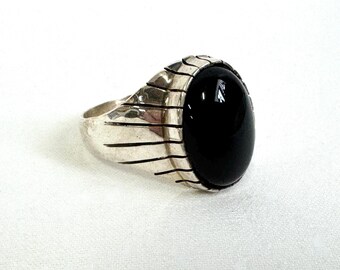 Vintage Ray Jack Native American Sterling and Onyx Men's/Unisex Ring Size 13.5