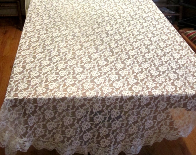 Vintage Lace Tablecloth , Ecru Lace Overlay Tablecloth , Oval Lace