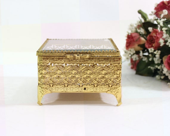 Vintage Hollywood Regency Footed Trinket Box Jewe… - image 1