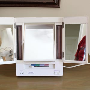 WORKING Makeup Mirror by Jerdon, Vintage 80s Trifold Vanity Mirror Regular & Magnification Sides and 4 Lighted Settings, Model JGL 9W