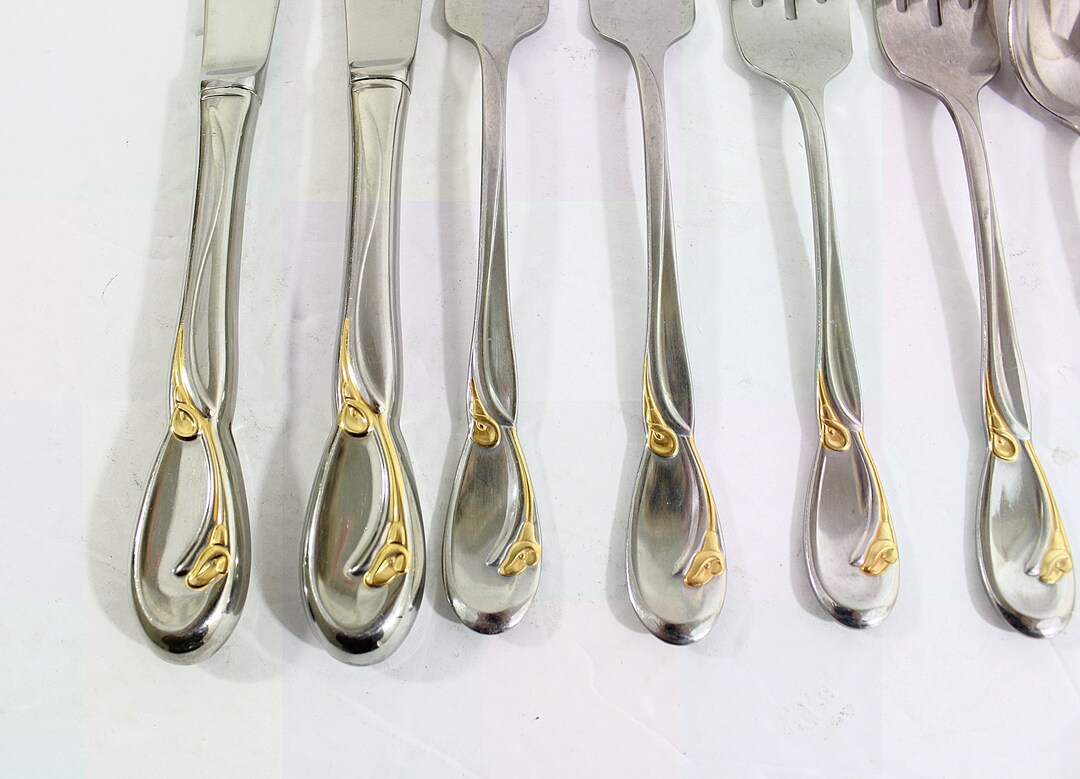 Vintage Oneida Deluxe Golden Calla Lily Stainless Flatware 2 Place
