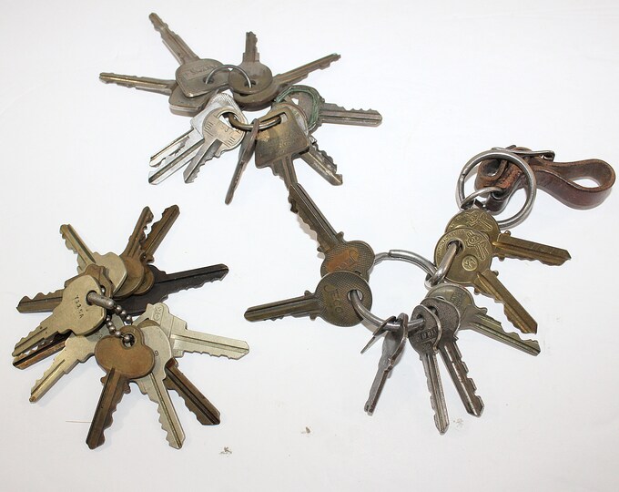 Vintage House Keys 33 & Misc Keys With Key Rings, Locker and Padlock