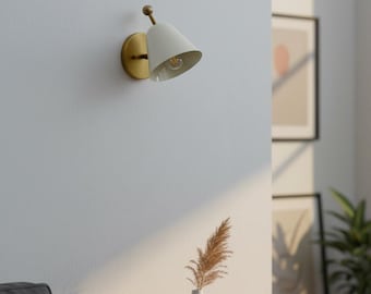 Aplique de pared elegante – Aplique moderno de latón y blanco, lámpara de pared minimalista para iluminación del hogar y decoración de interiores. Lámparas de pared para el hogar/oficina.