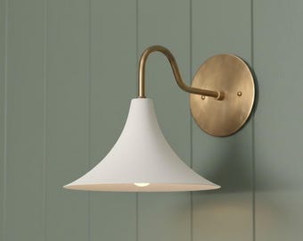 Aplique de pared de latón con pantalla / Lámpara de pared de granja moderna / Aplique de inspiración vintage enchufable o con cable Lámparas de pared junto a la lámpara Luces para el hogar