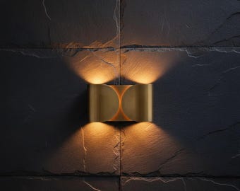 Aplique de pared de latón de estilo moderno de mediados de siglo / Aplique Tobia Scarpa Folio / Iluminación de diseño italiano / Iluminación minimalista vintage con luz ascendente y descendente