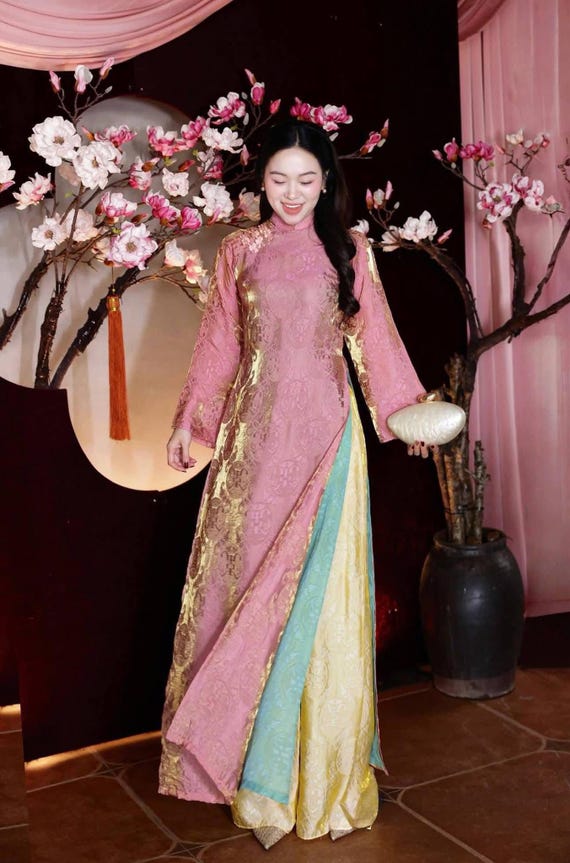 rose gold asian dress Floral Brocade Ao Dai Set, Shimmering Jacquard Vietnamese With 3D Flower Applique, Tea Ceremony Wedding Gown Luxury clothing for businesswomen
