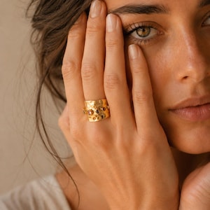 Anello aperto color oro con zirconi cubici multicolore, gioiello scultoreo in acciaio inossidabile