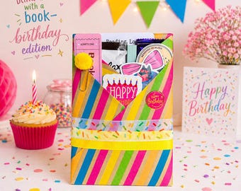 Geburtstagsgeschenk für Buchliebhaber – Blind Date mit einem Buch voller Leckereien