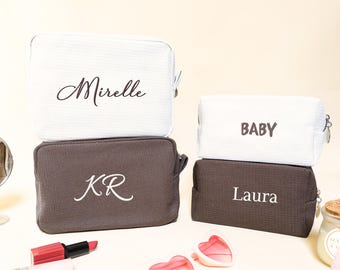 Neceser bordado, neceser de maquillaje personalizado con monograma, ideal como regalo de viaje para damas de honor.