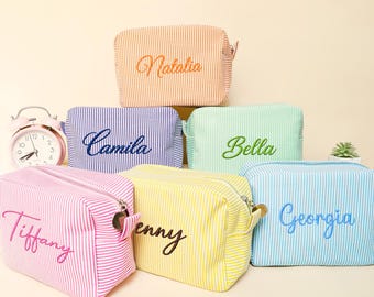 Neceser de tela seersucker con monograma, neceser de maquillaje personalizado con inicial para damas de honor, regalo para el Día de la Madre.