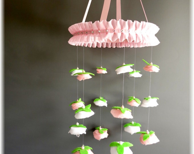 Felt Rose Mobile, Princess Nursery Bedding, Princess Room Decor, Crib Bedding, Nursery Decor, Girls Room Décor