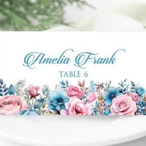 Tarjetas de lugar planas o plegadas con estampado floral en verde azulado y rosa para bodas, cumpleaños y baby showers con íconos de comida opcionales PC616