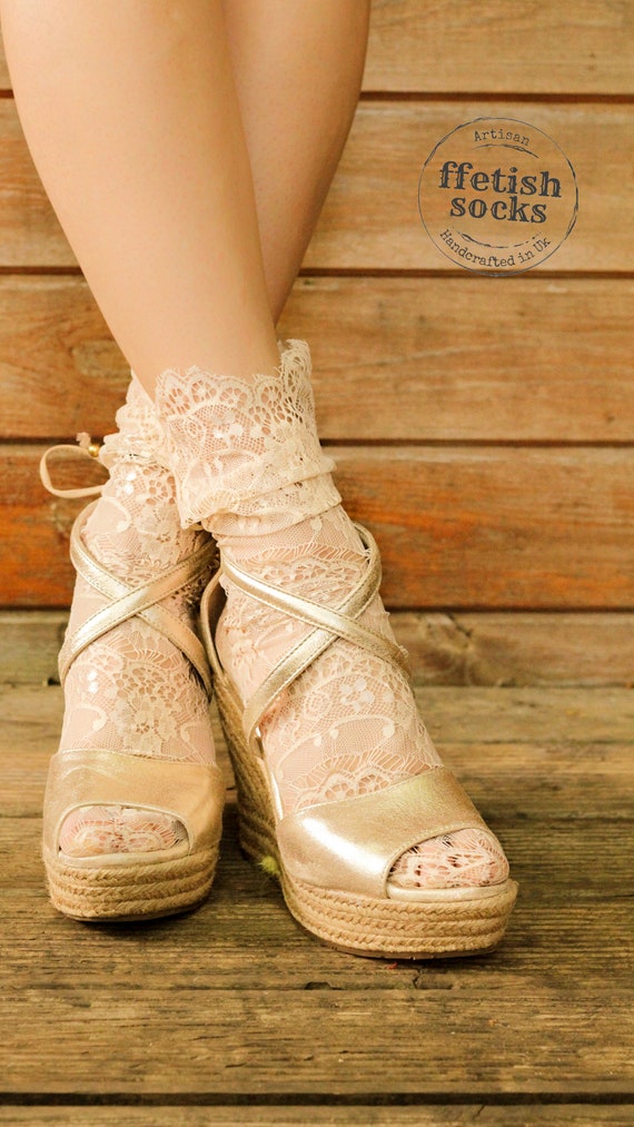 IVORY Victorian LACE Ankle Socks Silky 