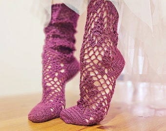 Deep AUBERGINE purple socks hand crochet by me. Inspired by Japanese style socks. One of a kind. Merino wool.