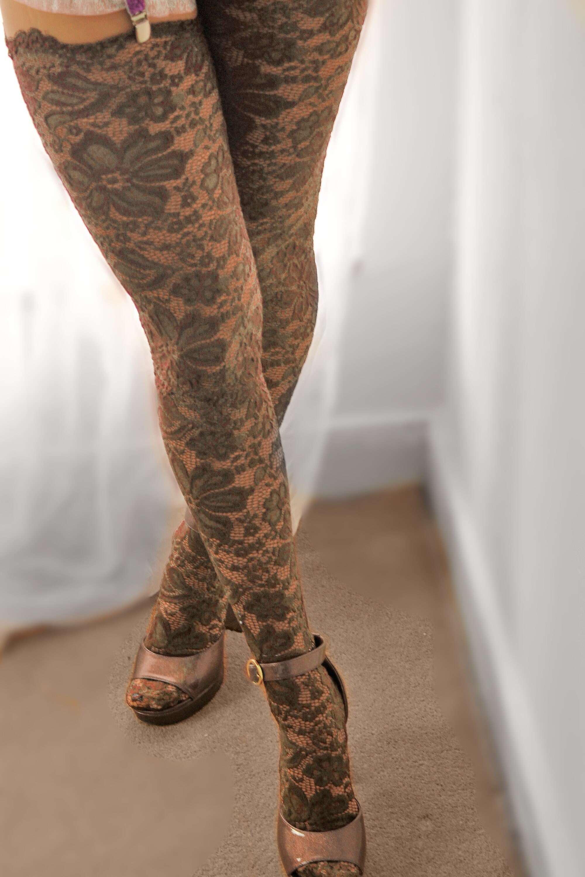 Brown lace tights hotsell