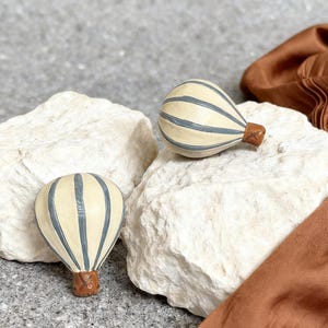 Pomello per mobile in metallo colorato a forma di mongolfiera, finitura opaca per cassetti, ideale per la cameretta dei bambini.