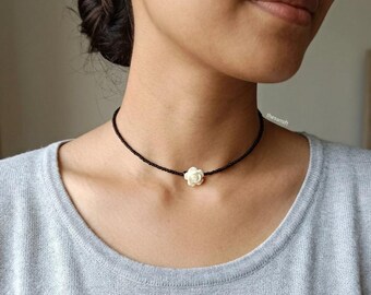 Collar de rosas Rosalinda, collar sencillo y elegante.