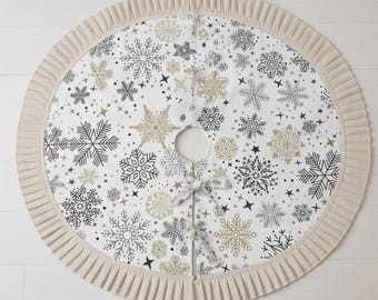 Christmas Ruffled Tree Skirt, Handmade Family Christmas Tree Skirt, Christmas Home Decor, Christmas Decorations in 20–60 inch Sizes