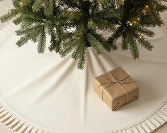 Personalized Family Christmas Tree Skirt, Christmas Home Decor, Minimal Christmas Skirts in 20–60 inch Sizes, Christmas Ruffled Tree Skirt