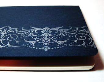 Moleskine Notizbuch Journal - dunkelblau, klein, schlicht oder gefüttert Seiten: "Lust auf Silber Damast Spitze"