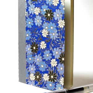 Moleskine notitieboek - grijs, kleine, effen pagina&#39;s, Japans verfraaid: &quot;Flower Cascade&quot;