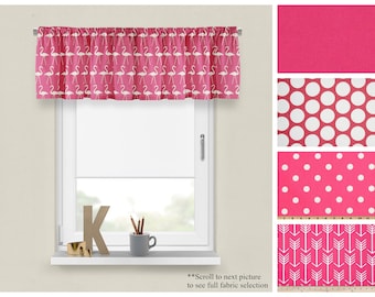 Candy Pink Valances- Premier Prints Window Topper para decoración de la habitación de la guardería de las niñas- Valance recto u ondulado- Elija su tamaño