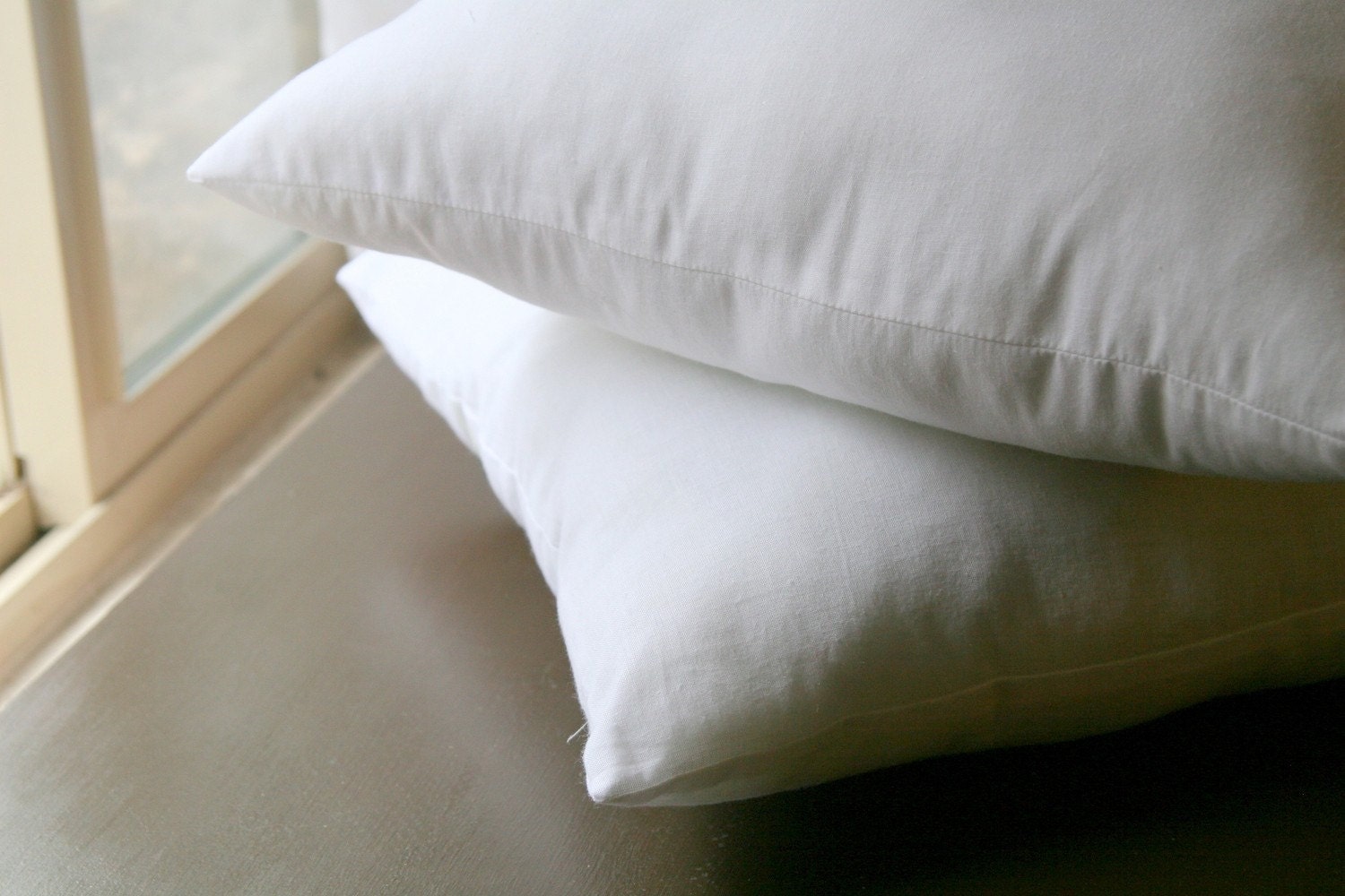 Looms & Linens 16x16 Throw Pillow Inserts – Square Pillow Forms, Hypoallergenic, Made In USA