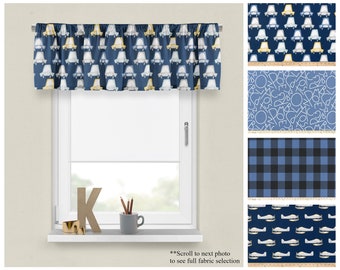 Cantonnière bleu froid - décoration de la chambre d'enfant - impression Premier panneau de draperie personnalisé - décoration de fenêtre droite ou ondulée - choisissez votre taille