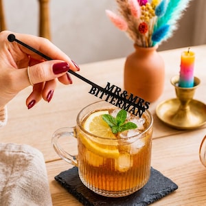 Namnpinnar • Anpassade drinkrörare • Personliga cocktailpinnar • Tillbehör till bröllopsbaren • Monogramlogotyp (15 cm)