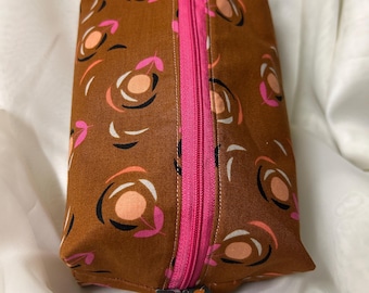 Bolsa con cremallera. Neceser para cosméticos y artículos de aseo.