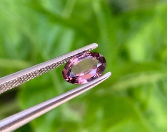 Natural pink spinel faceted gemstone very good color oval cut 0.43 carat 6x4x2.2 mm