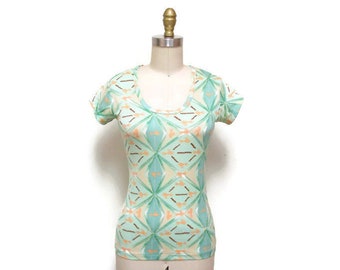 Vintage 1970s Bird Print Top | Mint Green and Peach 1970s Novelty Print Shirt | size small