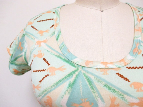 Vintage 1970s Bird Print Top | Mint Green and Pea… - image 3
