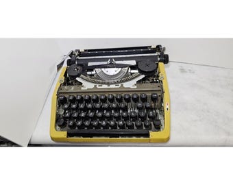 1978 Yellow BROTHER Charger 11 Typewriter Vintage Japan - AS IS