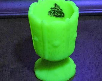 Palillero vintage Fenton de uranio satinado verde lima