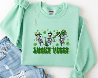 Gildan 18000 Lucky Vibes Skeleton Sweatshirt, St Patrick’s Day Green Crewneck, Retro Cute Aesthetic Cozy Unisex Gift, Retro Green Crewneck