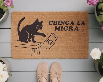 Funny Cat Doormat, Chinga La Migra Welcome Mat, Sarcastic Door Mat, Funny Spanish Quote Rug, Cat Lover Gift, Housewarming Gift, Outdoor Mat