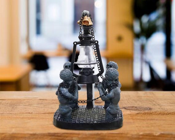 Creative Bloodborne Lamp Four-skull Statue, Bloodborne Messengers